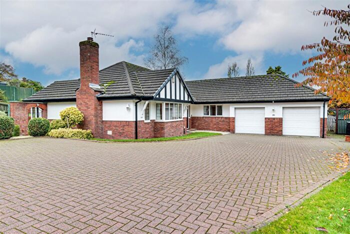3 Bedroom Detached Bungalow For Sale In Lake View, Congleton, CW12