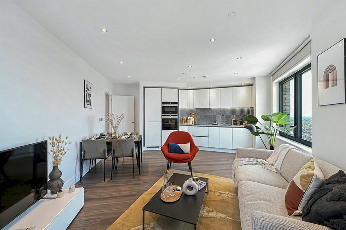 2 Bedroom Flat To Rent In Uncle Southall, Merrick Road, Southall, Middlesex, UB2