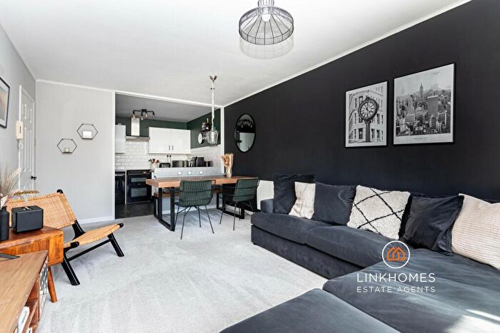 2 Bedroom Apartment For Sale In Surrey Road, Bournemouth, BH4