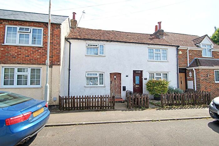 2 Bedroom Terraced House For Sale In High Street, Bedmond, WD5