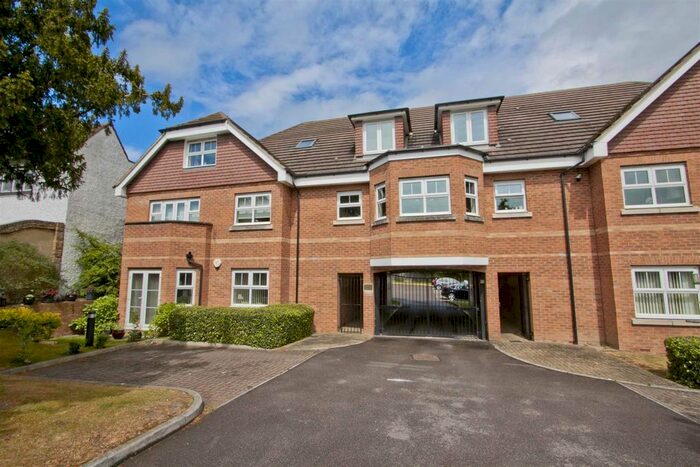 2 Bedroom Flat To Rent In Cherry Tree House, Wood Lane, Ruislip, Middlesex, HA4