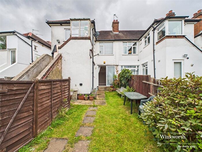 1 Bedroom Flat For Sale In St. Andrews Road, Kingsbury, London, NW9
