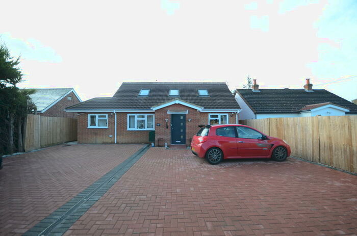 6 Bedroom Detached House To Rent In Reading Road, RG41