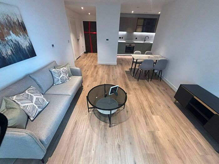 1 Bedroom Flat To Rent In Greenwalk Leaf, London, UB1