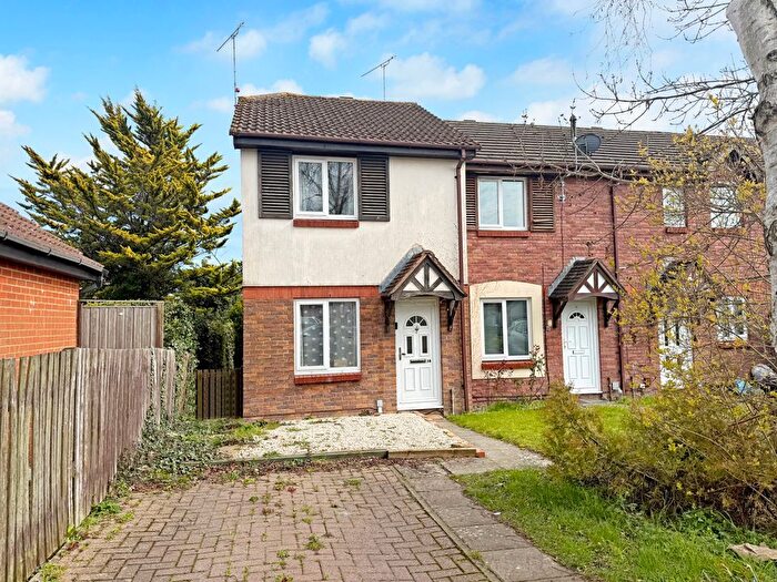 2 Bedroom Terraced House For Sale In Fenland Close, Middleleaze, Swindon, SN5