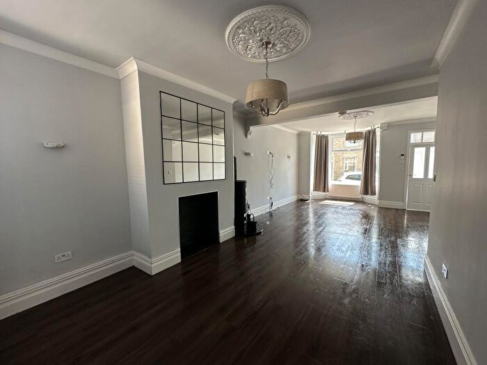 3 Bedroom Terraced House To Rent In Barrowford Road, Colne, BB8
