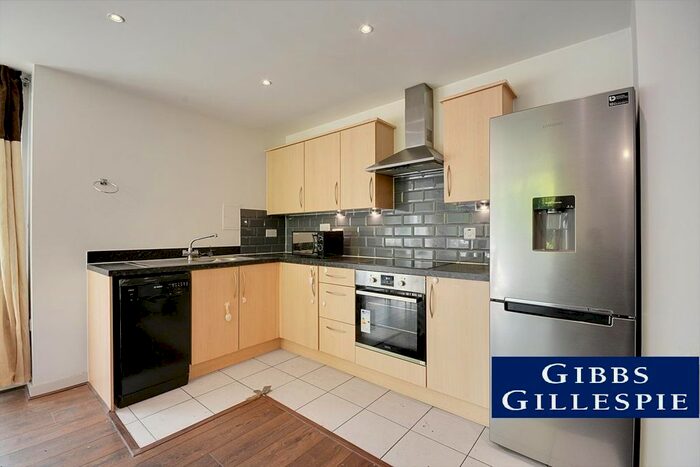 2 Bedroom Flat To Rent In Firestone House, Great West Quarter, Brentford, TW8