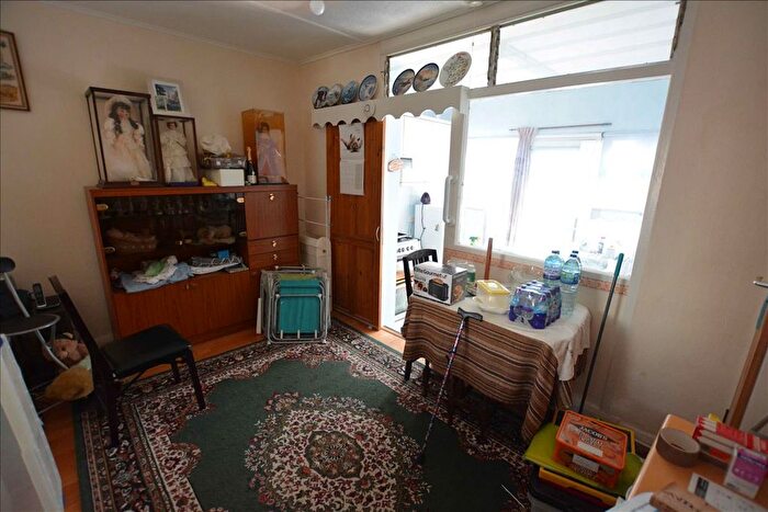 2 Bedroom Terraced House For Sale In Fernside Avenue, Feltham, Middlesex, TW13