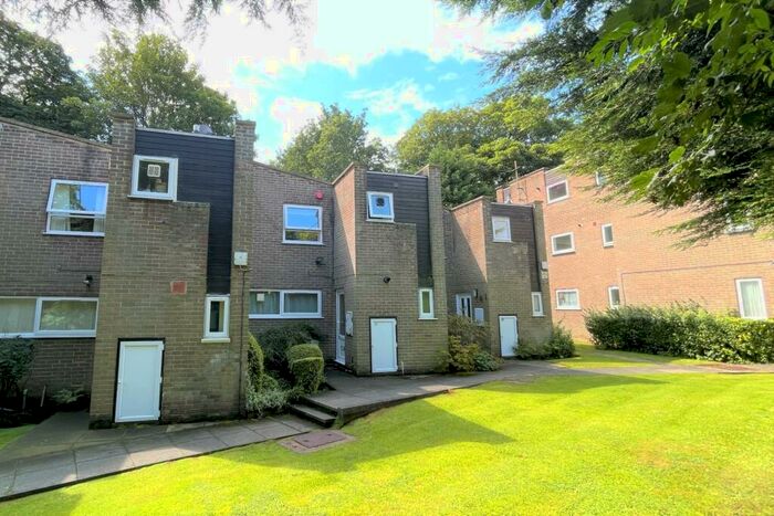 3 Bedroom House To Rent In Fernwood, Park Villas, Roundhay, LS8