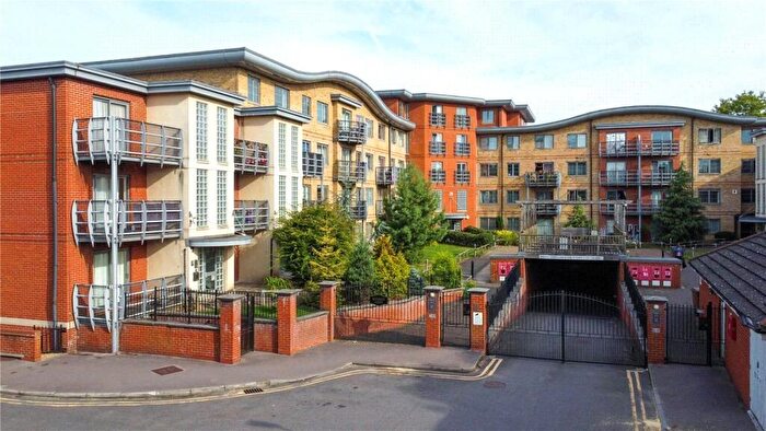 2 Bedroom Apartment For Sale In Jubilee Square, Reading, Berkshire, RG1
