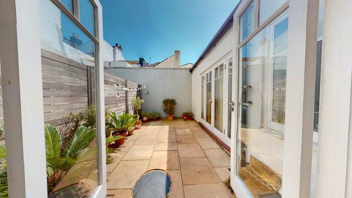 3 Bedroom Flat To Rent In A Borough Street, Brighton, BN1