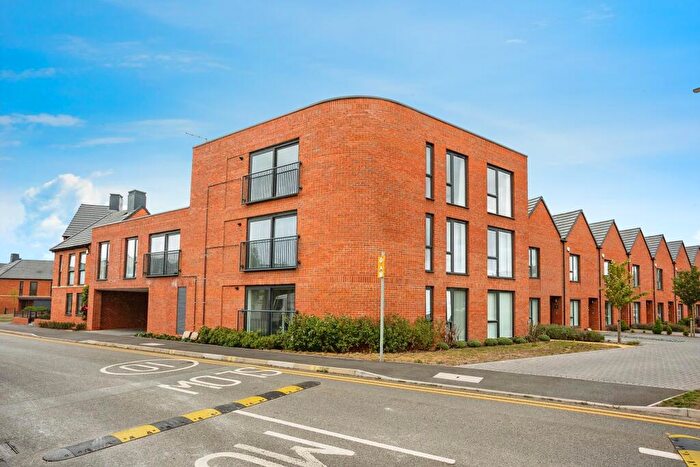 2 Bedroom Flat For Sale In Lord Hawke Way, Newark, NG24