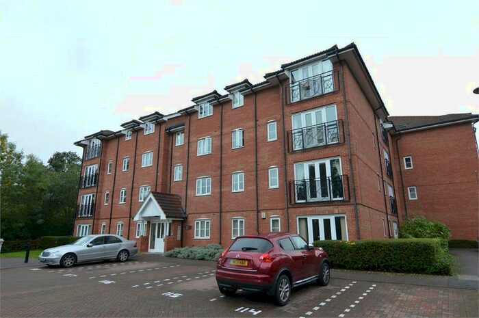 2 Bedroom Flat To Rent In Winnipeg Way, Broxbourne, EN10