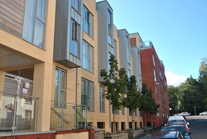 2 Bedroom Flat To Rent In Armidale Place, Montpelier, Bristol, BS6