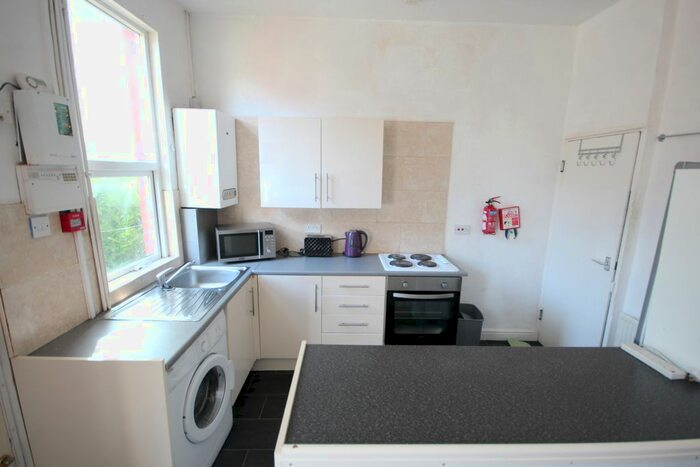 3 Bedroom Terraced House To Rent In Beechwood Mount, Burley, Leeds, LS4