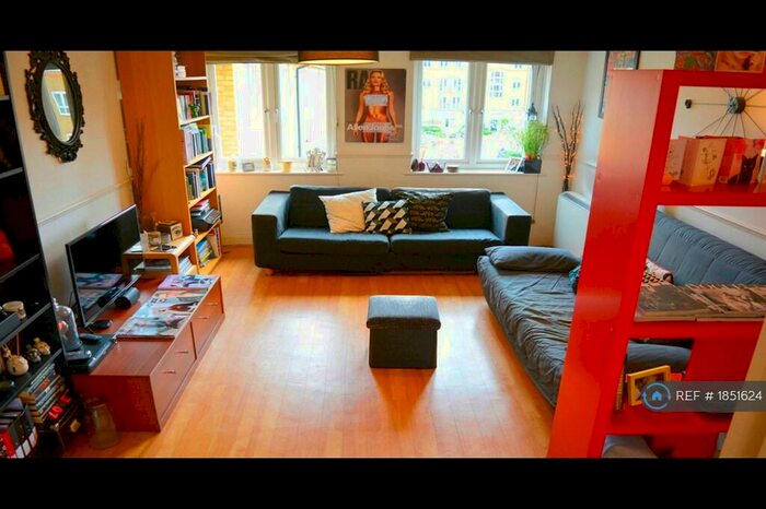 2 Bedroom Flat To Rent In Fuller Close, London, E2