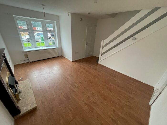 3 Bedroom Terraced House To Rent In Roslyn Close, Smethwick, B66