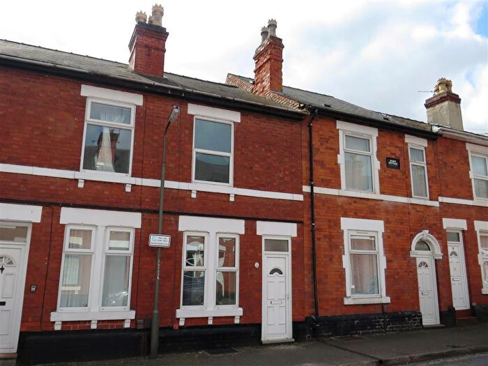 4 Bedroom House To Rent In King Alfred Street, DE22