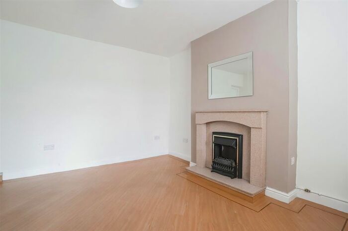 2 Bedroom Cottage To Rent In Burnley Road East, Rossendale, BB4