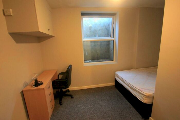 5 Bedroom Semi-Detached House To Rent In St Mary Magdalene Street, Brighton, BN2