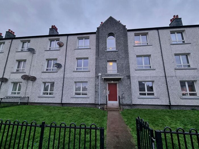 2 Bedroom Flat To Rent In Tullos Place, Torry, Aberdeen, AB11