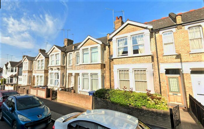 2 Bedroom Flat To Rent In Naylor Road, London, N20