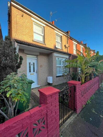 4 Bedroom End Of Terrace House To Rent In Gordon Road, Harrow, HA3