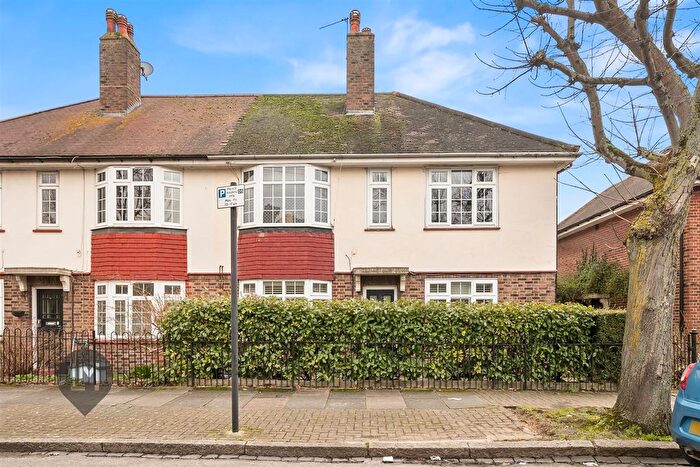 2 Bedroom Maisonette To Rent In Gunners Road, London, SW18