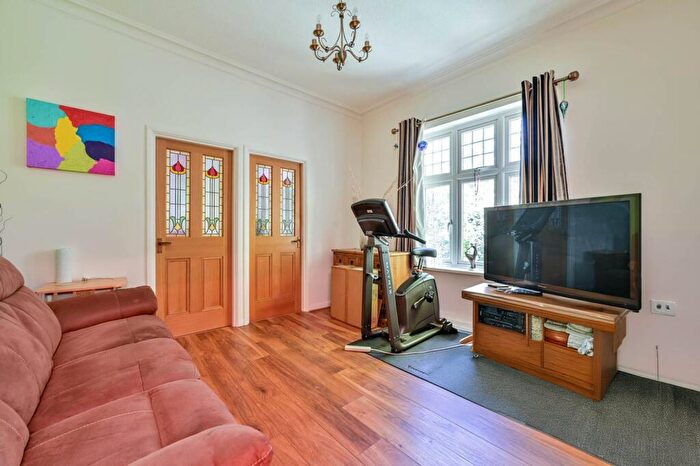 1 Bedroom Flat For Sale In Wych Hill House, Wych Hill Rise, Hook Heath, Woking, GU22