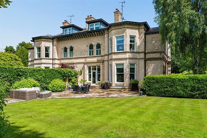 6 Bedroom Semi-Detached House For Sale In Woodville Road, Bowdon, WA14