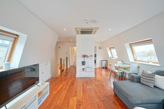 1 Bedroom Flat To Rent In New Kings Road, SW6