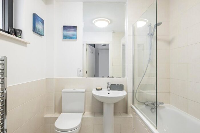1 Bedroom Flat For Sale In Cotterell House, Palmers Road, E2