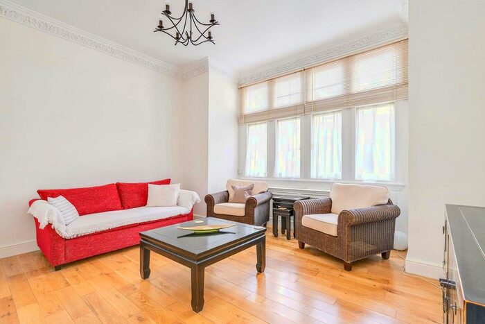 1 Bedroom Flat To Rent In Sutton Court Road, London, W4