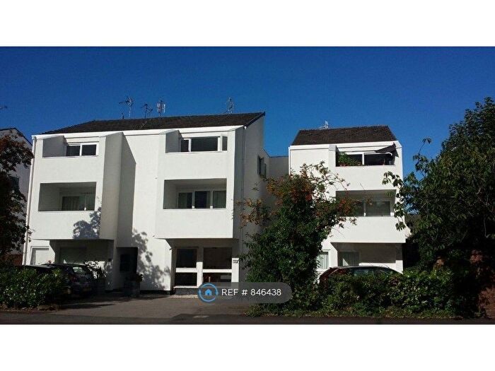 2 Bedroom Flat To Rent In Willes Court, Leamington Spa, CV31