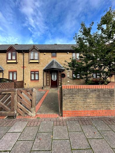 3 Bedroom Property To Rent In Sheppard Street, London, E16