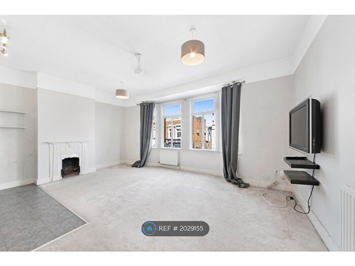 2 Bedroom Flat To Rent In Kingston Road, London, SW19