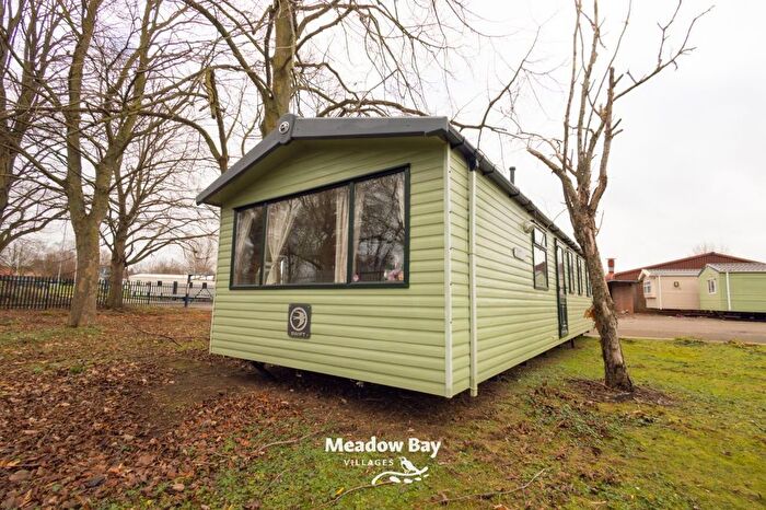 3 Bedroom Park Home For Sale In Crow Lane, Little Billing, Northampton, NN3