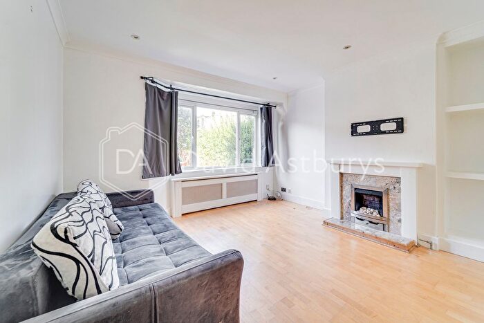 1 Bedroom Flat To Rent In Oakleigh Road North, Whetstone, London, N20