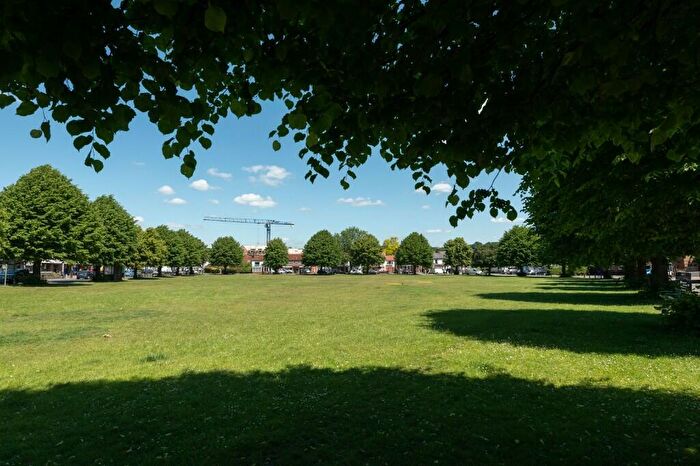 1 Bedroom Apartment To Rent In Wycombe Lane, HP10