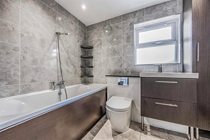 3 Bedroom Terraced House For Sale In Manor Road, Portsmouth, PO1