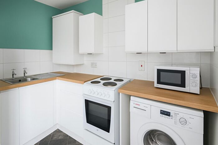 1 Bedroom Flat To Rent In West Street, St Phillips, BS2