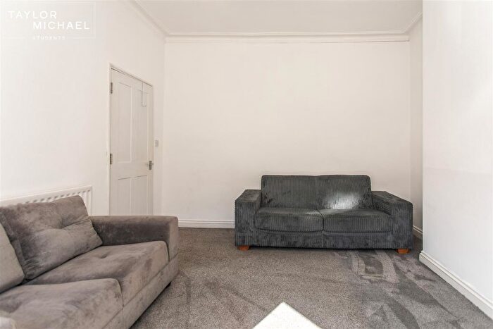 6 Bedroom Terraced House To Rent In Viaduct Road, Brighton, BN1