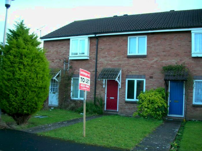 2 Bedroom House To Rent In Larchfield Close, Frome, Somerset, BA11