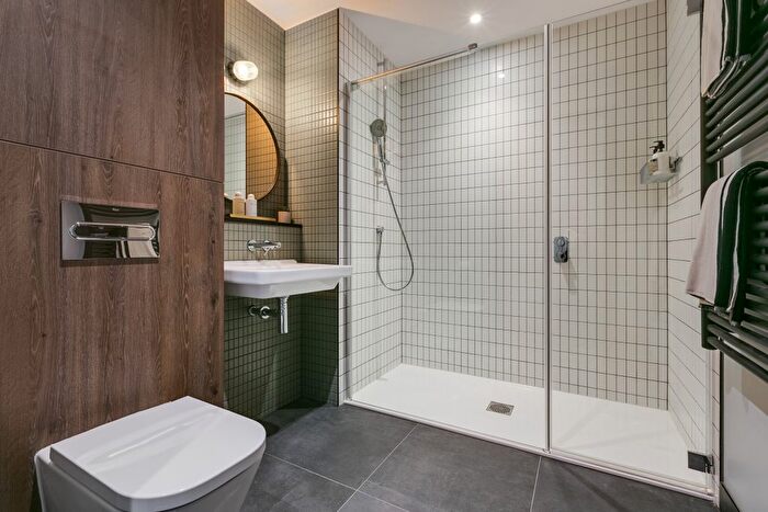 3 Bedroom Flat To Rent In Tillerman's Court, Grenan Square, Greenford, UB6