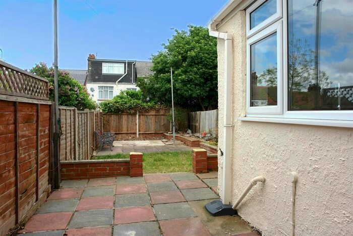 2 Bedroom Terraced House To Rent In Windsor Avenue, Chatham, ME4