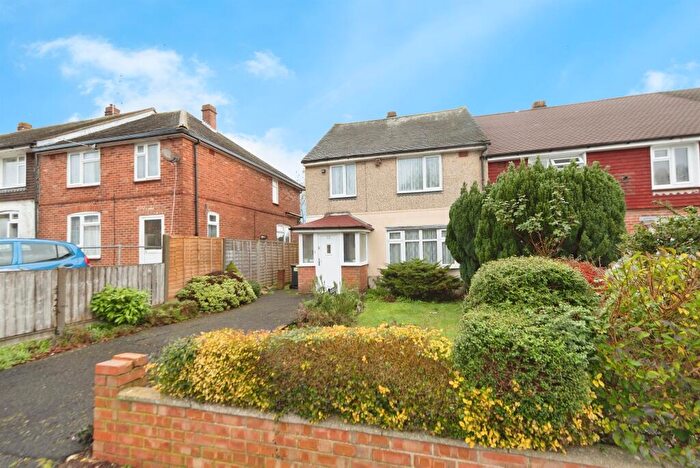 3 Bedroom End Of Terrace House For Sale In Maralyn Avenue, Waterlooville, PO7