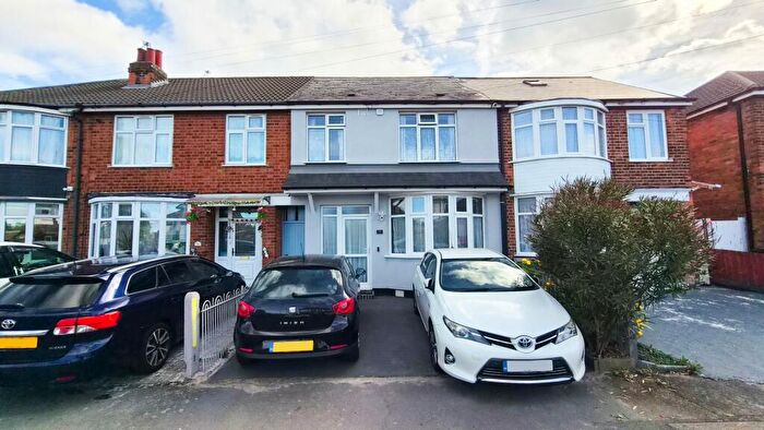 3 Bedroom Semi Detached House For Sale In Sutton Avenue, Leicester, LE4