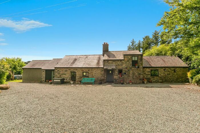 3 Bedroom Barn Conversion For Sale In Criccieth, Gwynedd, LL52