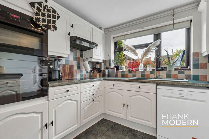 4 Bedroom Detached House For Sale In Bytham Heights, Castle Bytham, NG33