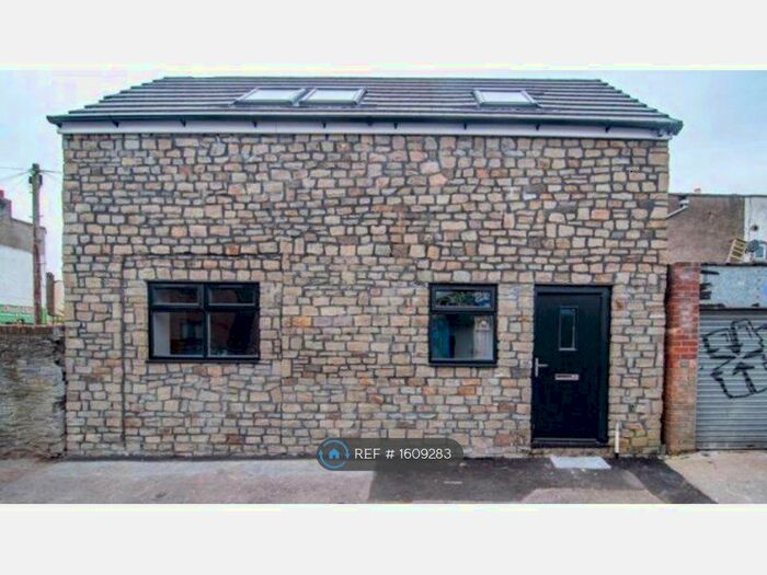 2 Bedroom Detached House To Rent In Stapleton Road, Bristol, BS5